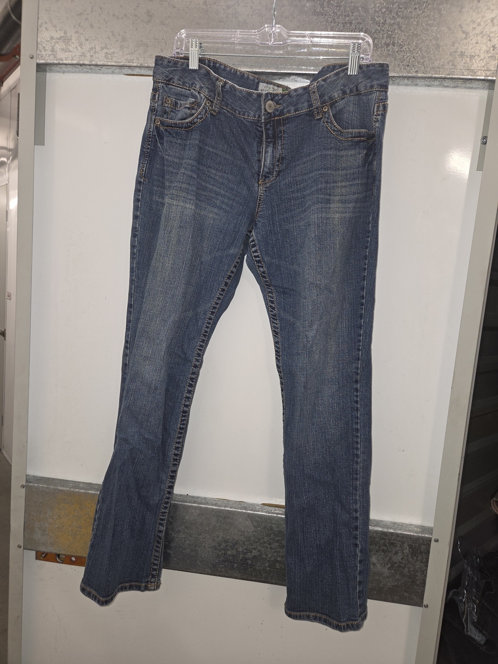 Aeropostale Skinny Jeans in Medium Blue Wash
